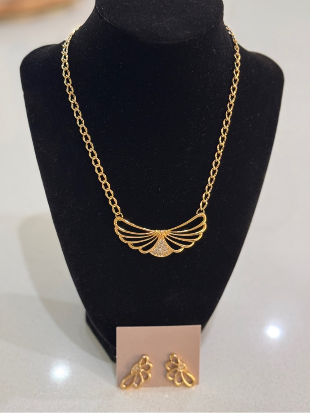 Avon Gold-Tone Winged Pendant Necklace and Earrings Set